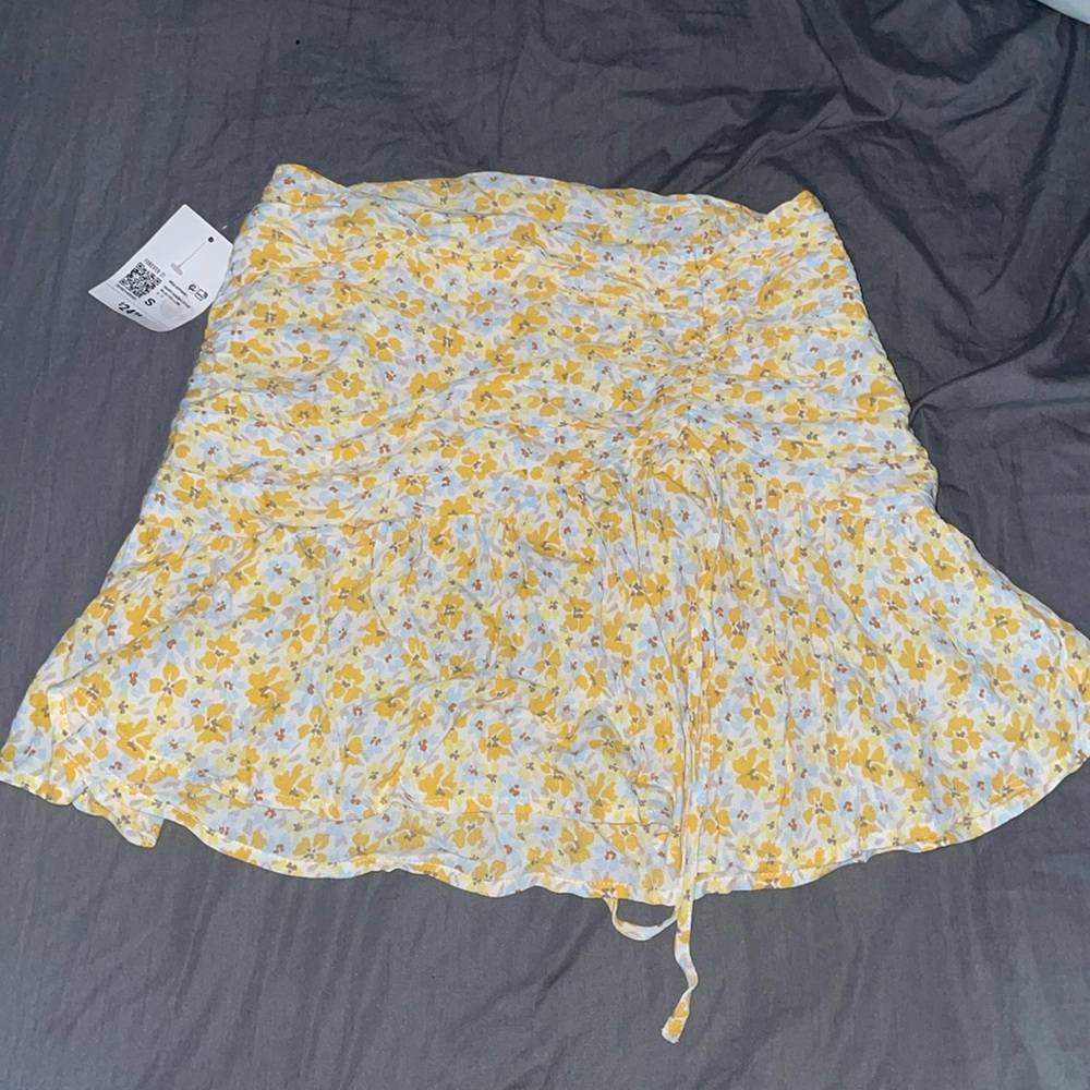 Forever 21 yellow floral skirt